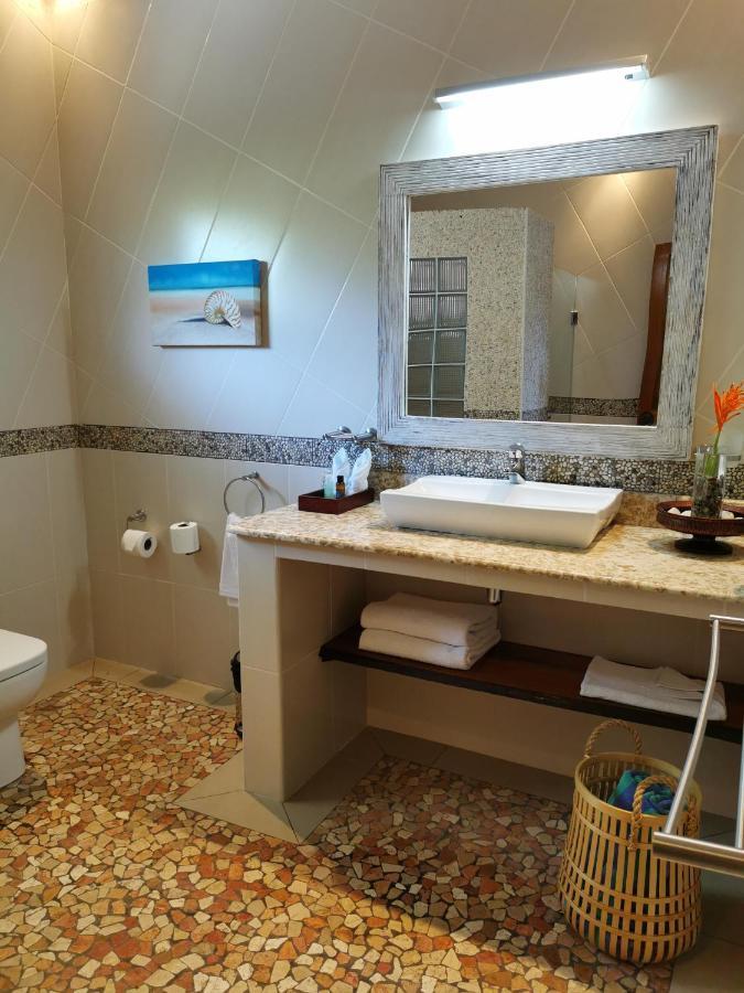 Maison Charme De L'Ile ลาดิก ภายนอก รูปภาพ